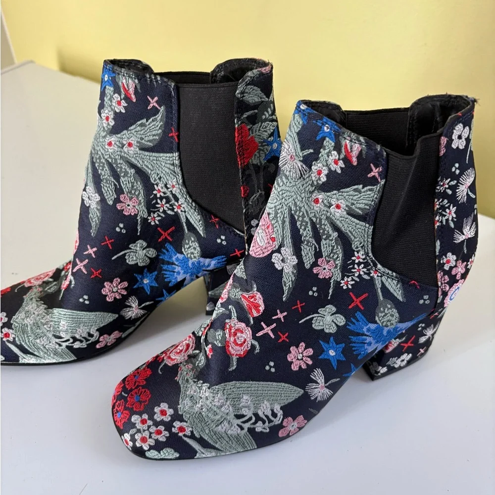Indigo Rd. Black Floral Block Heel manmade Textile Chelsea Booties 6.5